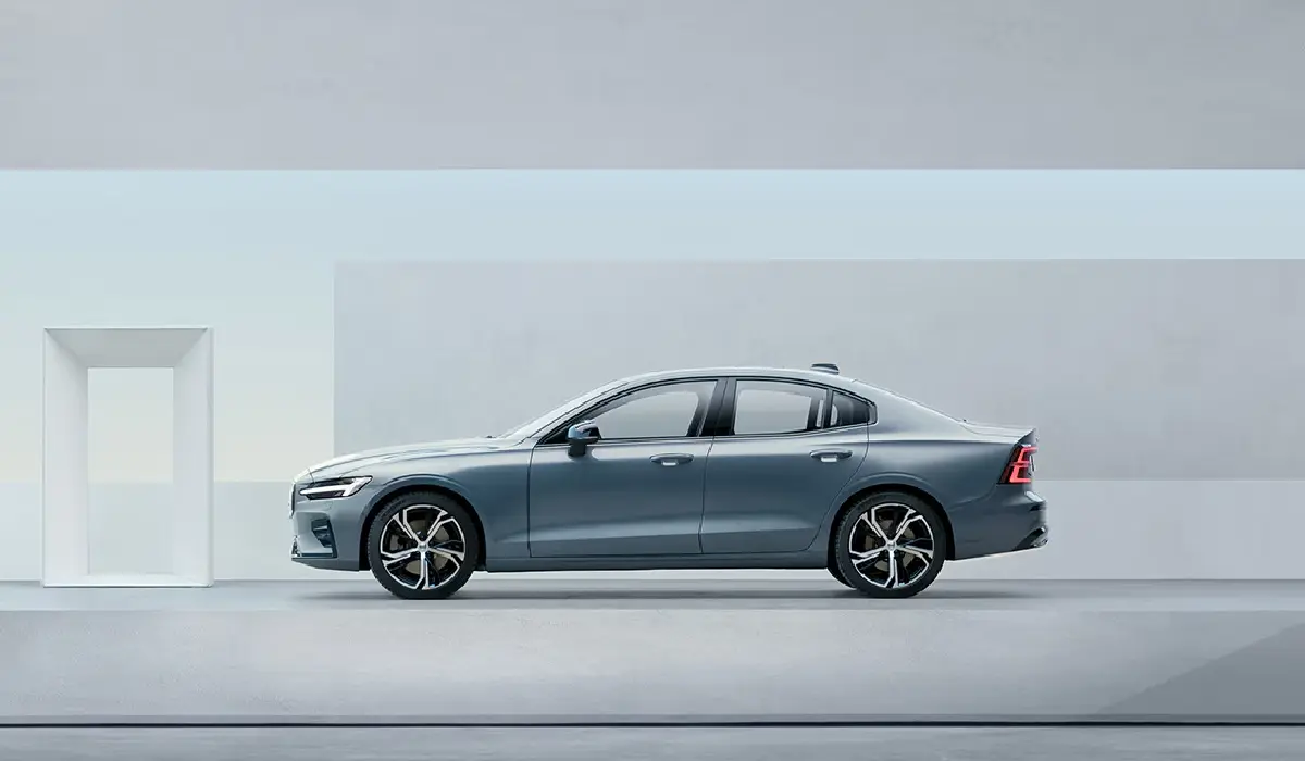 Volvo - S60 D4 R-Design - Luxury Car Rentals - Preowned Luxury Car - Exclusive Concierge Club.webp